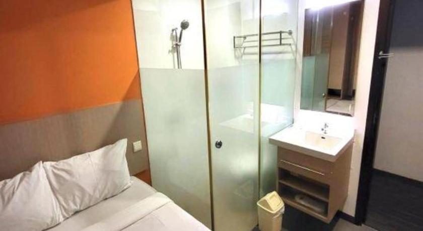 Reddoorz Premium @ Balestier Hotel Singapore Buitenkant foto