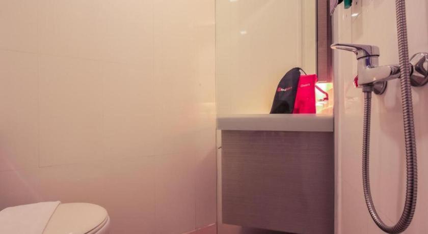 Reddoorz Premium @ Balestier Hotel Singapore Buitenkant foto