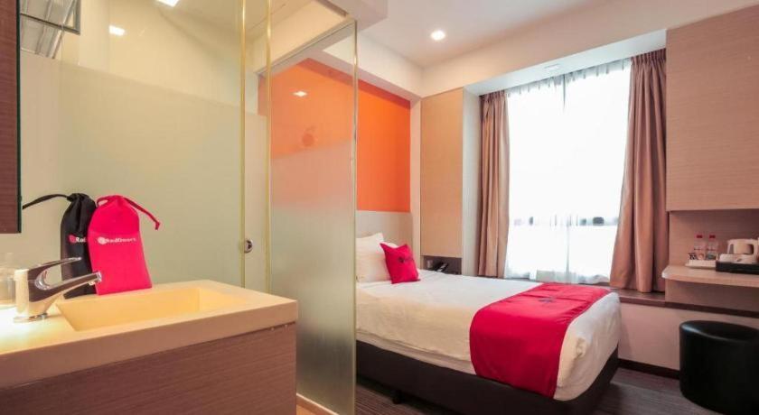 Reddoorz Premium @ Balestier Hotel Singapore Buitenkant foto